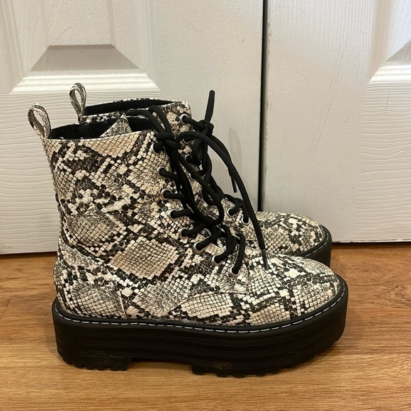 H&M snake skin platform boots - Picture 3 of 9
